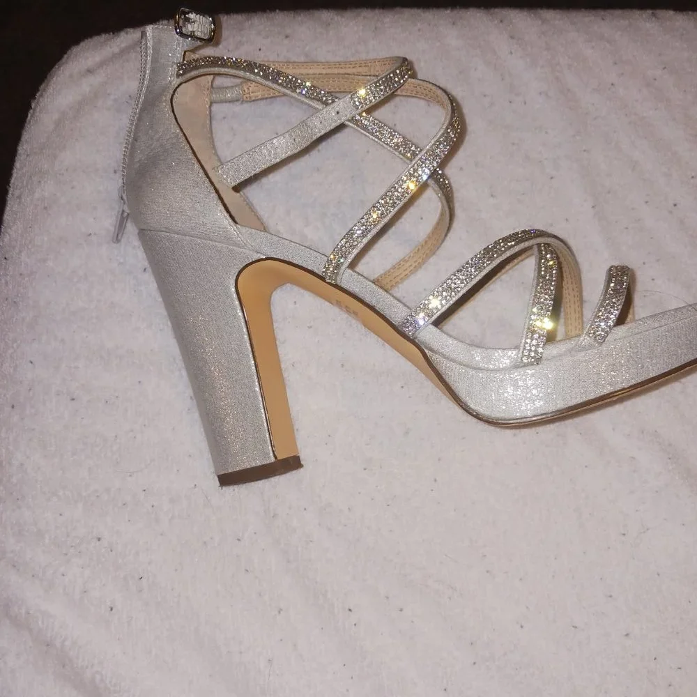 Silver Shoes - Picture 5 of 5